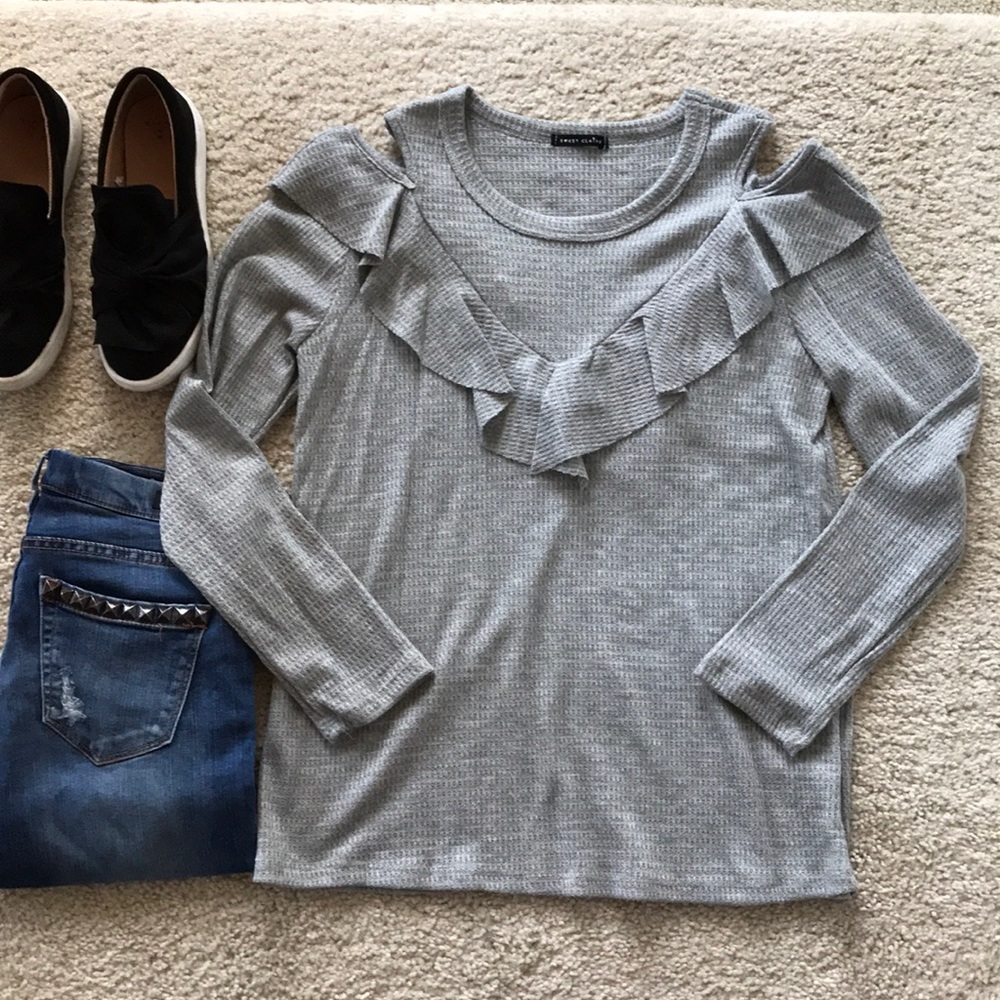 ♥️1 SM 1 MED♥️Long Sleeve Cold Shoulder Top - Picture 4 of 8
